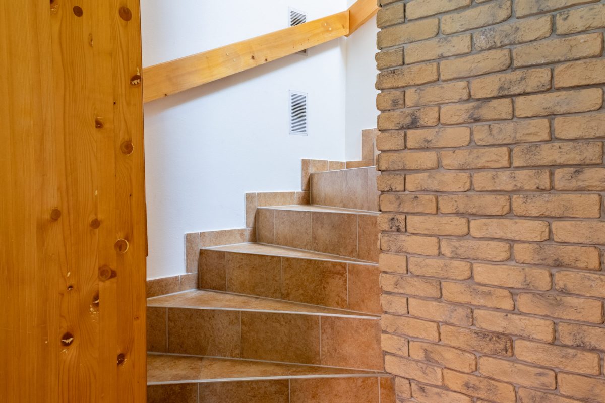 Schody na druhé poschodie