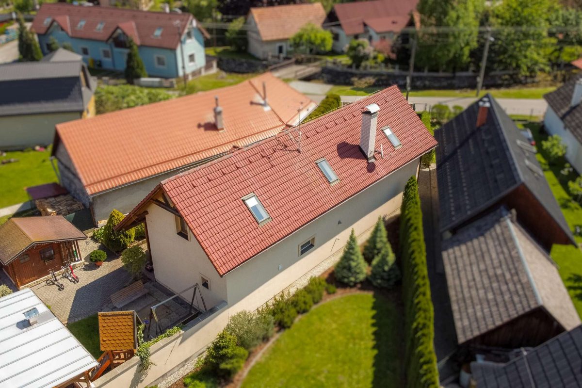 Andrejkin dom z vtáčej perspektívy